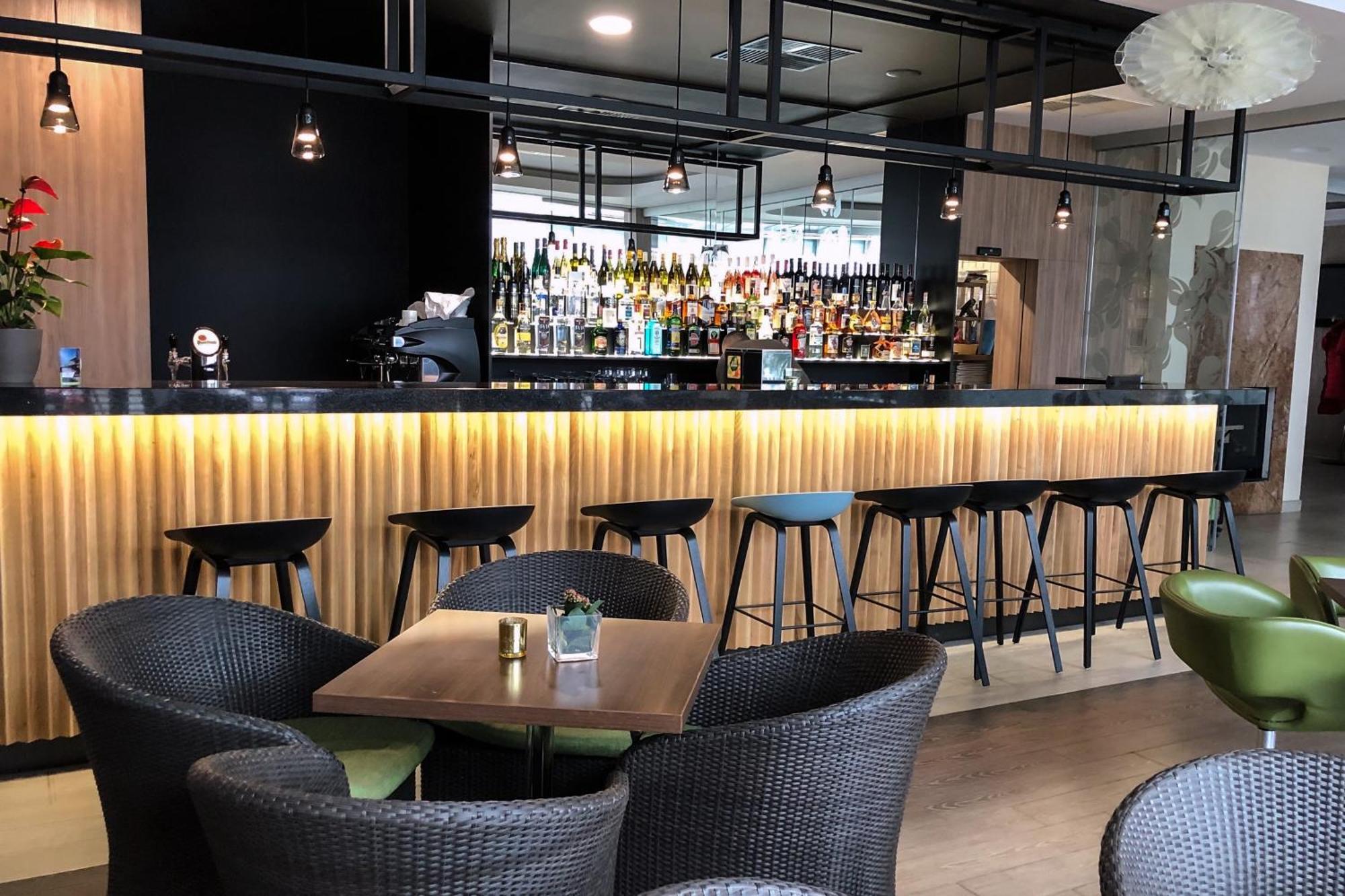 伯恩特卢梭夫活动公园酒店 布拉迪斯拉发 外观 照片